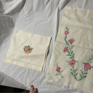 Vintage Linen table/dresser scarf & tea towel